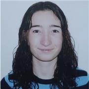 Profesora en proceso de sacarse la carrera de Filología hispanica (tercero de carrera).